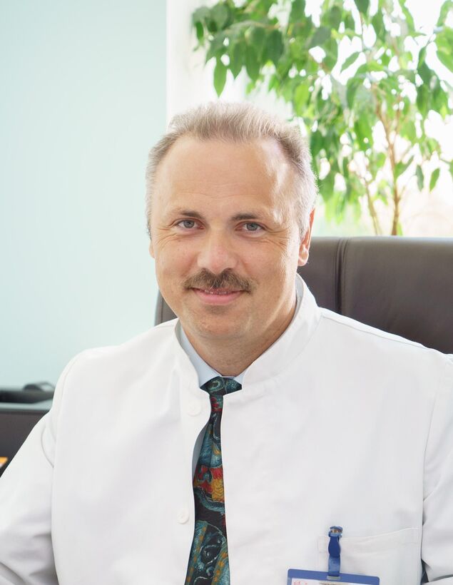 Dokter Proctolog Melvin